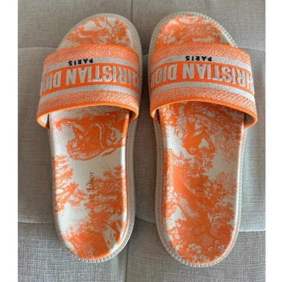 Dway slide in orange - Picture 3 of 9